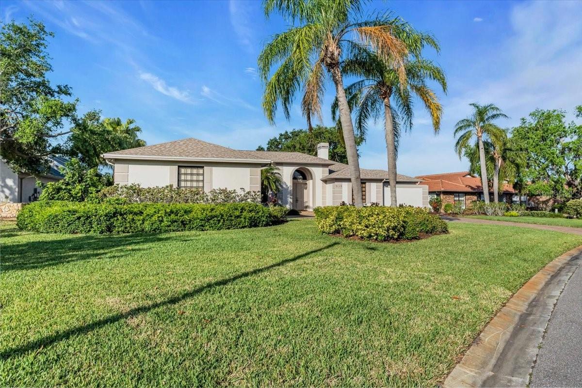 3113 LAKESIDE CIRCLE