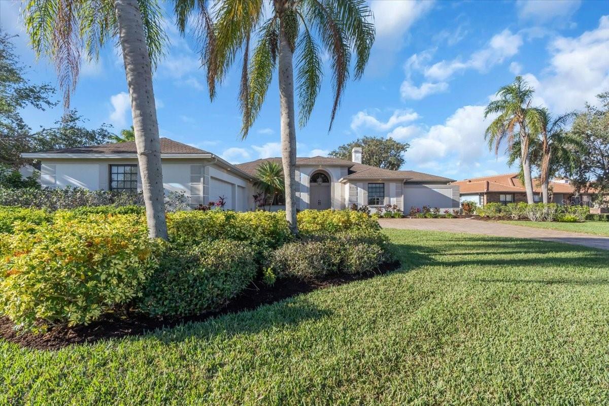 3113 LAKESIDE CIRCLE