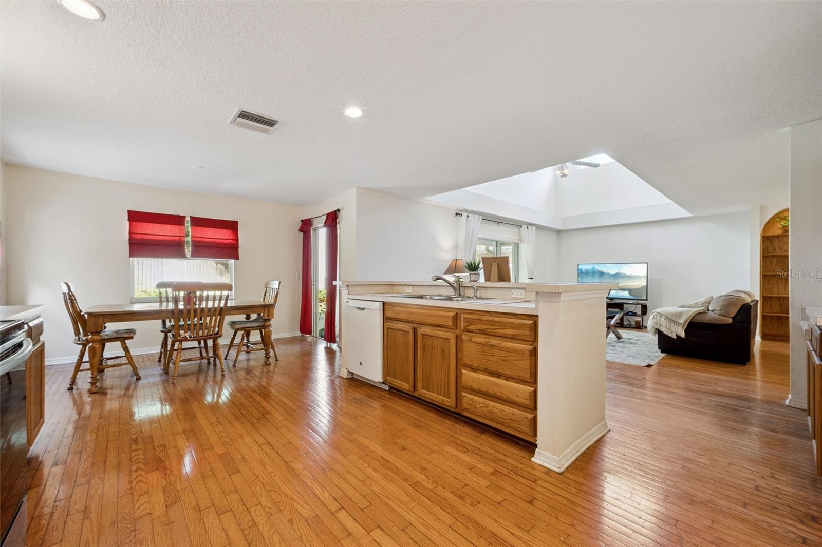 PEARL LAKE VILLAS REP - Residential