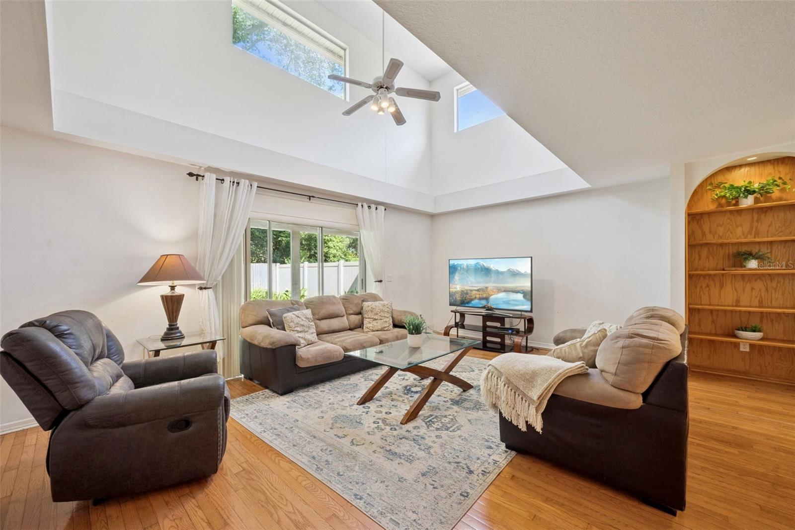 PEARL LAKE VILLAS REP - Residential