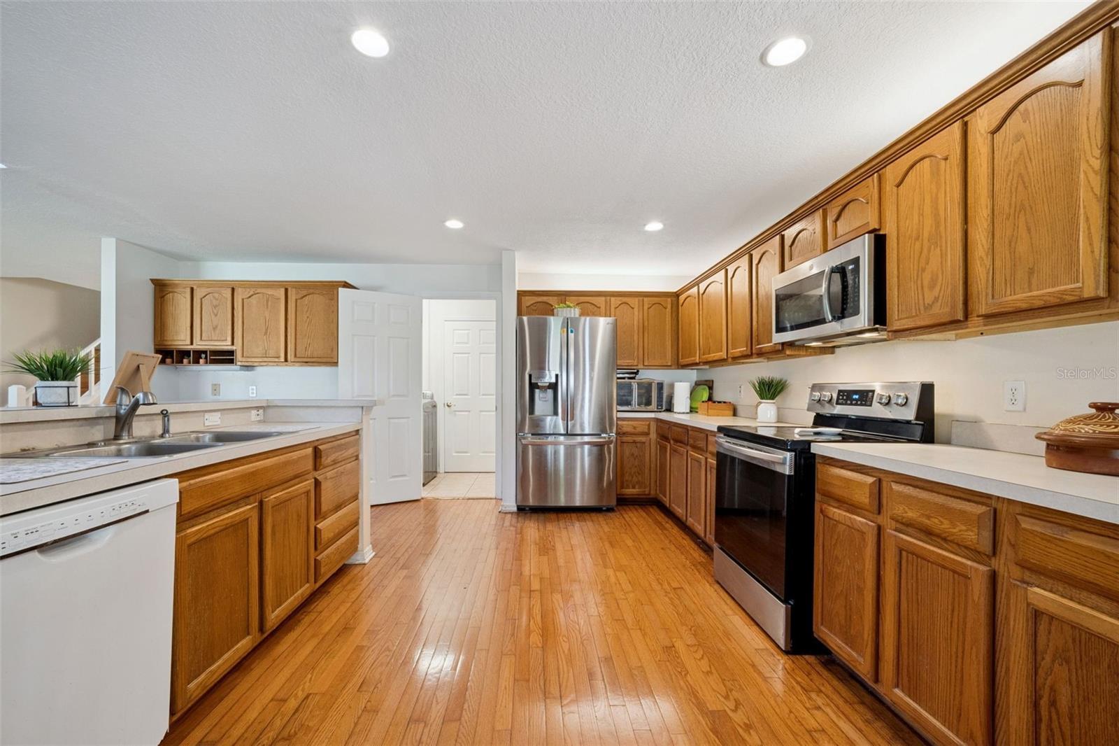 PEARL LAKE VILLAS REP - Residential