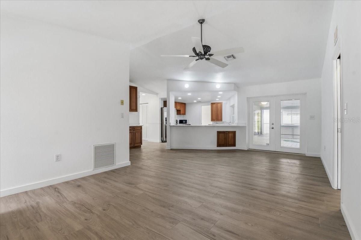 LAURA ANNE ESTATES - Residential