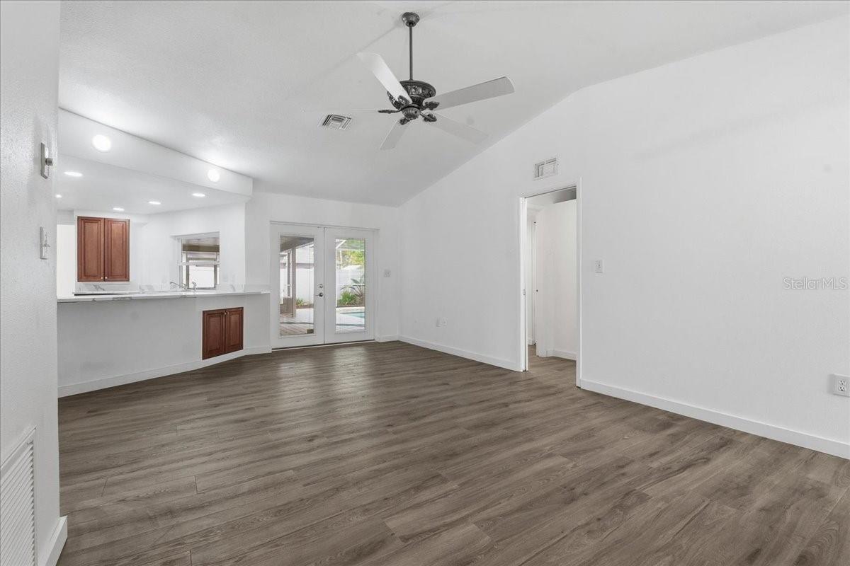 LAURA ANNE ESTATES - Residential