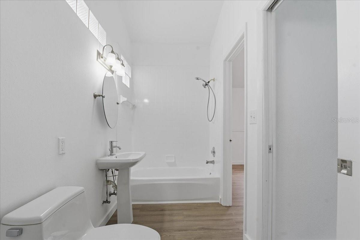 LAURA ANNE ESTATES - Residential