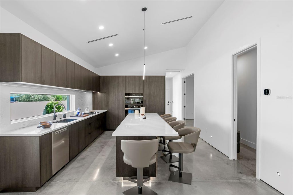 Photo of 300 43rd Avenue N, St Petersburg, FL 33703 (MLS # TB8547538)