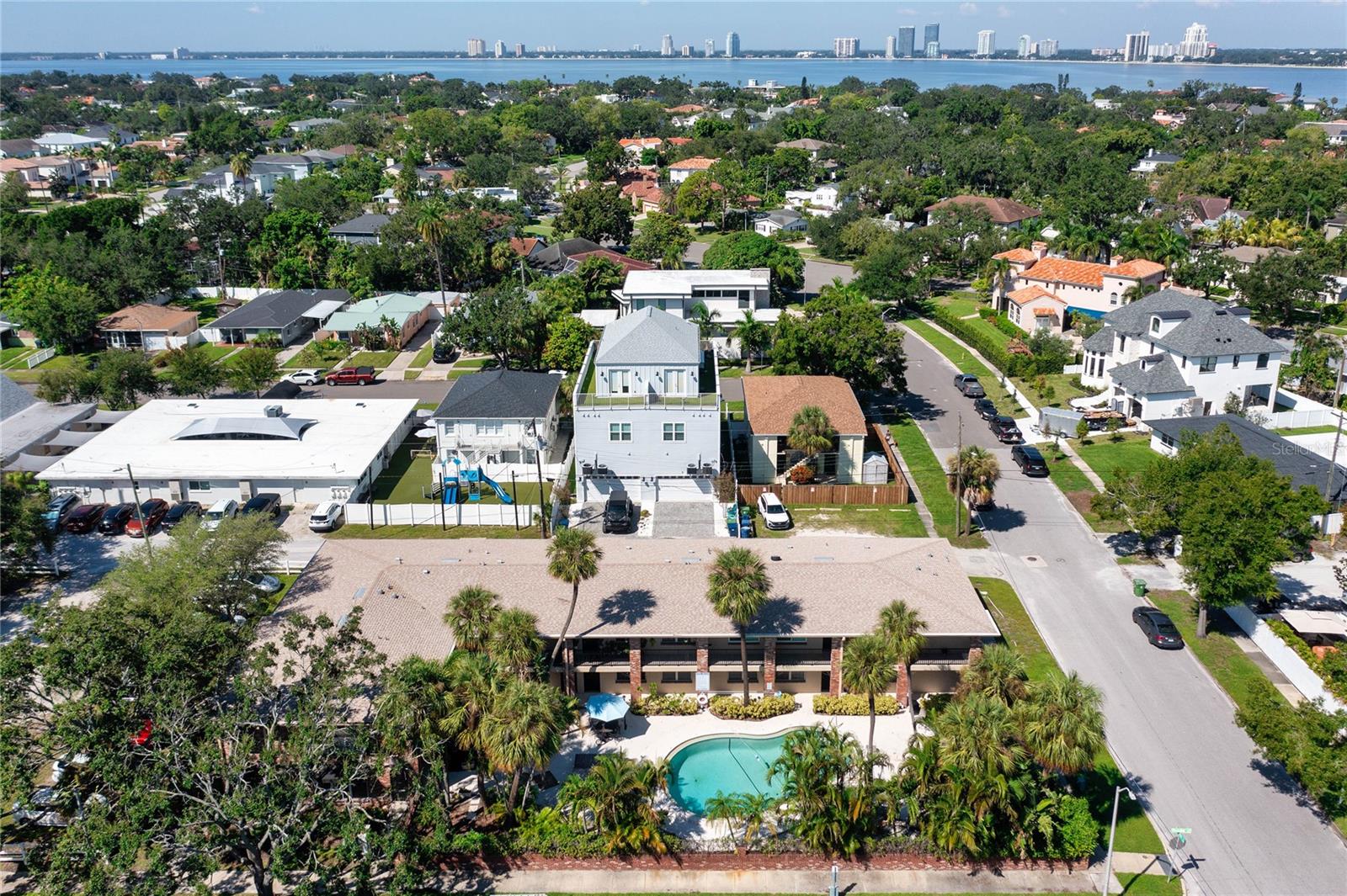 208 DANUBE AVENUE 203