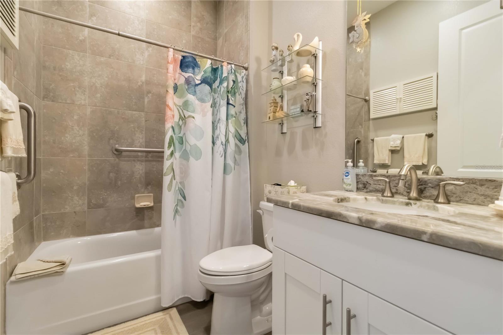 PALMA SOLA BAY CLUB PH 17B - Residential