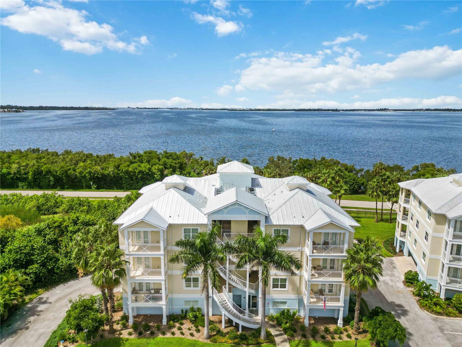 PALMA SOLA BAY CLUB PH 17B - Residential