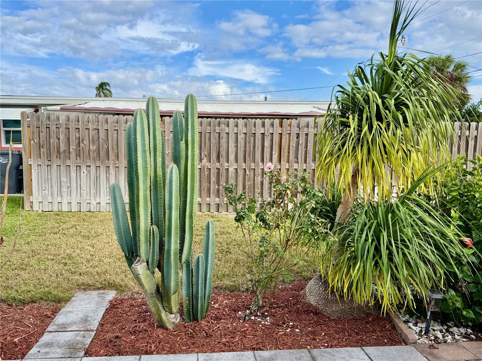 PARKWAY VILLAS - Residential