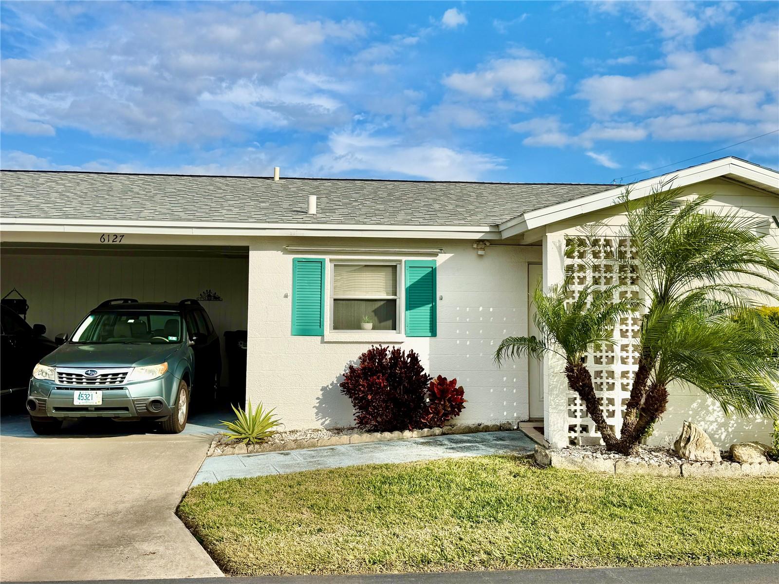 PARKWAY VILLAS - Residential