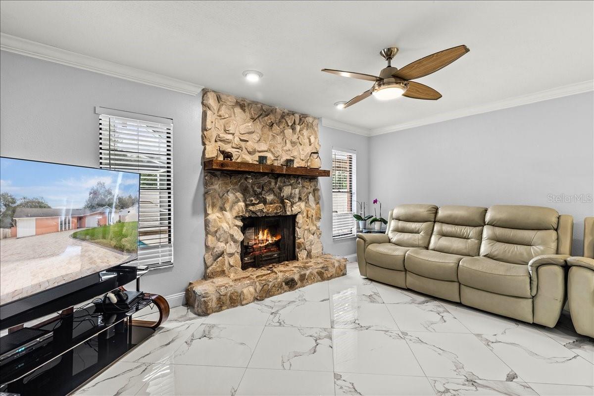 COUNTRY AIRE PH THREE - Residential