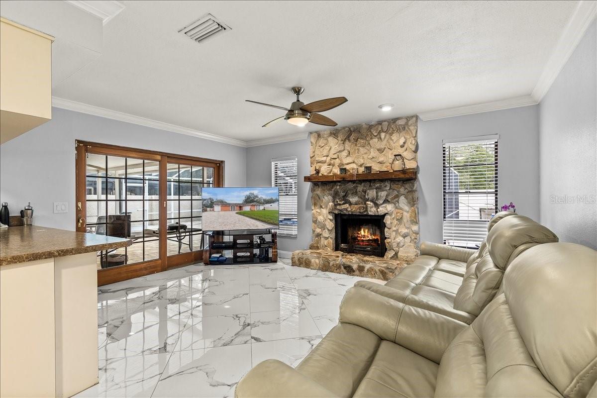 COUNTRY AIRE PH THREE - Residential