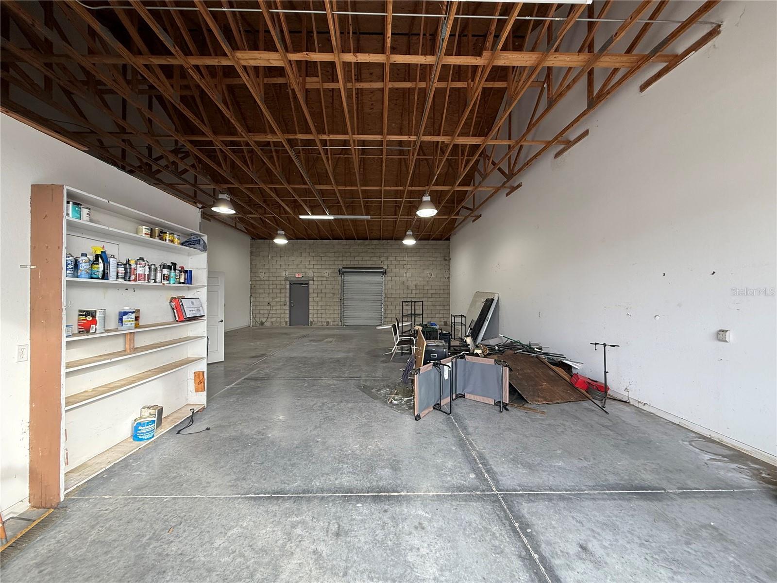 AIRPORT IND PARK - Commercial Lease