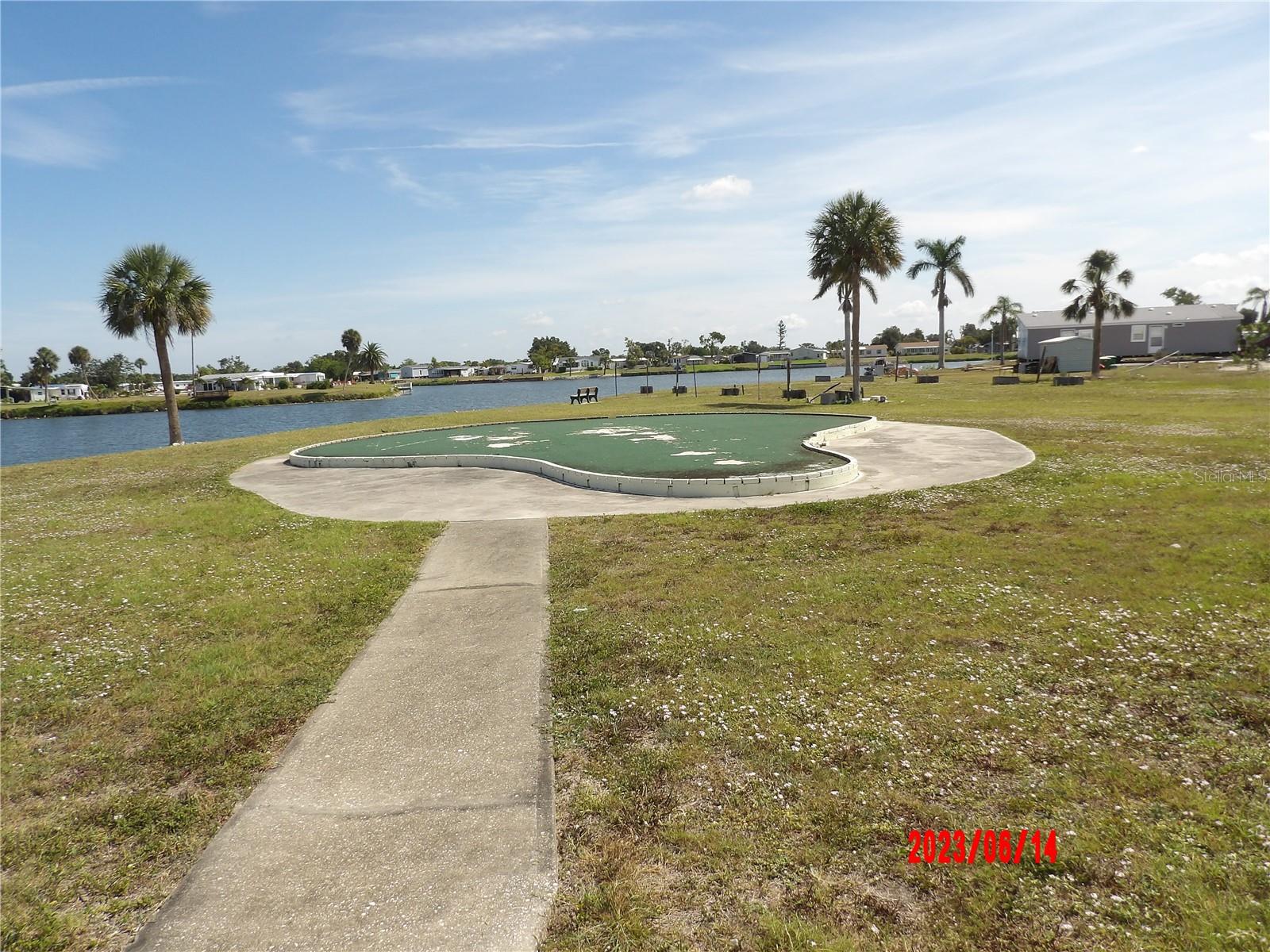 HOLIDAY MOB ESTATES 3RD ADD - Residential