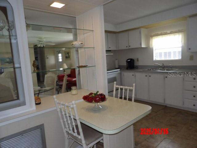 HOLIDAY MOB ESTATES 3RD ADD - Residential