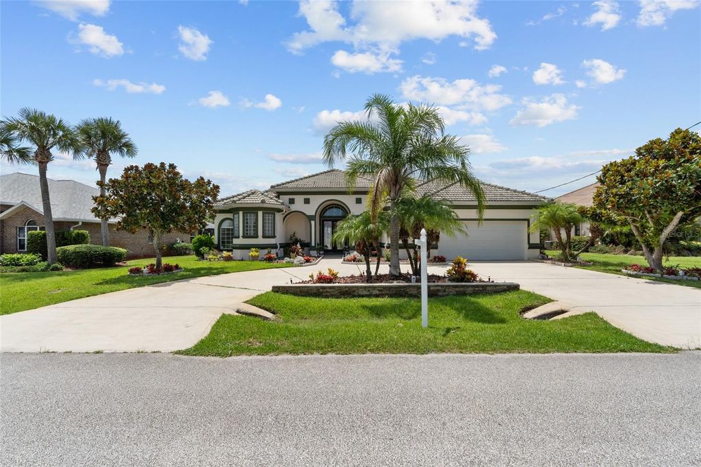Photo of 15 Fleming Court, Palm Coast, FL 32137 (MLS # FC311322)