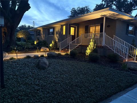 3 beds bed, 2.5 baths bath property at 1522 Del Crest Place, Lakeland, FL 33803
