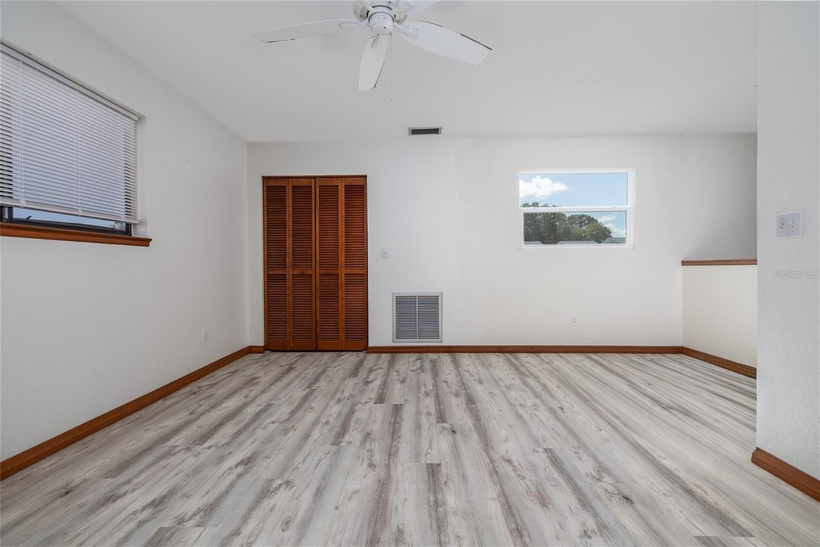 HIDDEN PINES PH 03 - Residential Lease