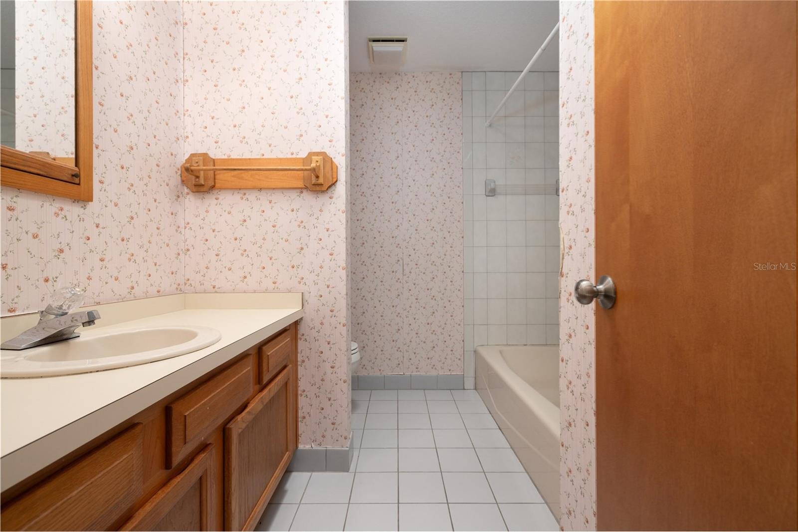 HIDDEN PINES PH 03 - Residential Lease