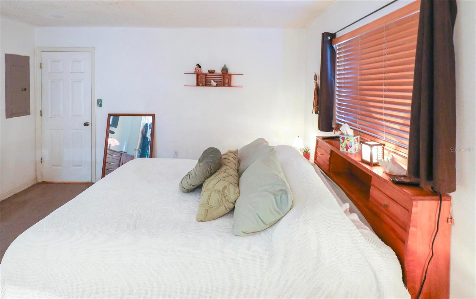 LINDENHURST - Residential