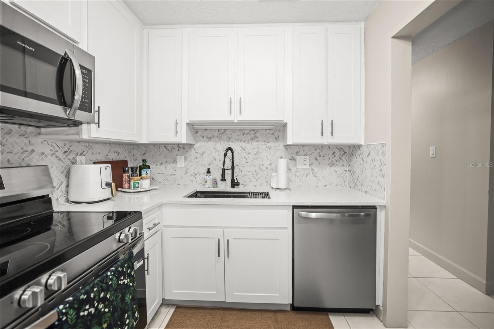 2700 BAYSHORE BOULEVARD 2110