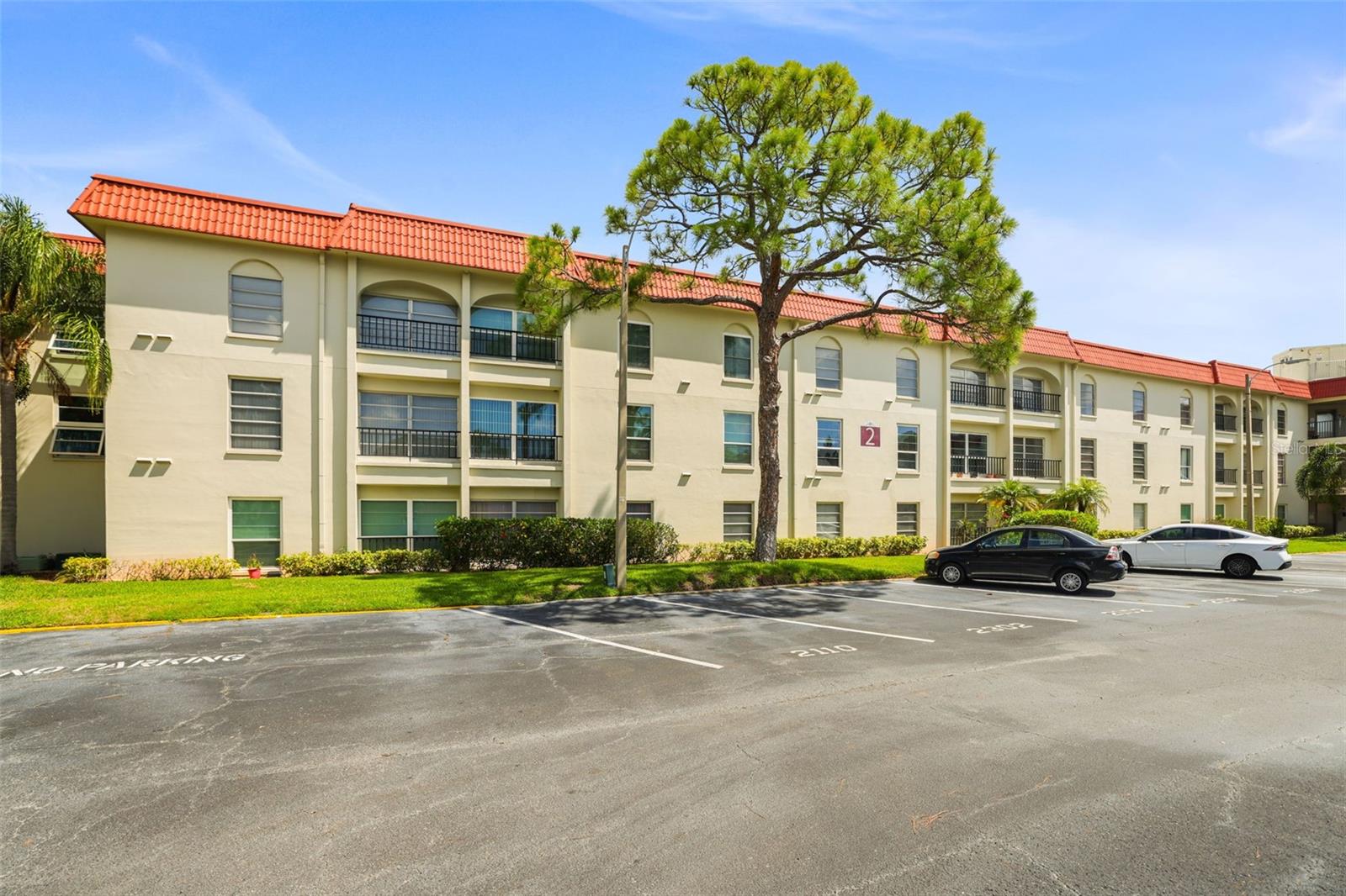 2700 BAYSHORE BOULEVARD 2110