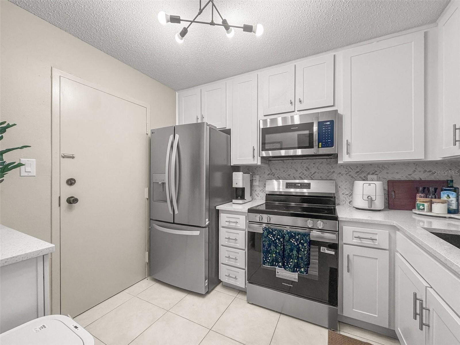 2700 BAYSHORE BOULEVARD 2110