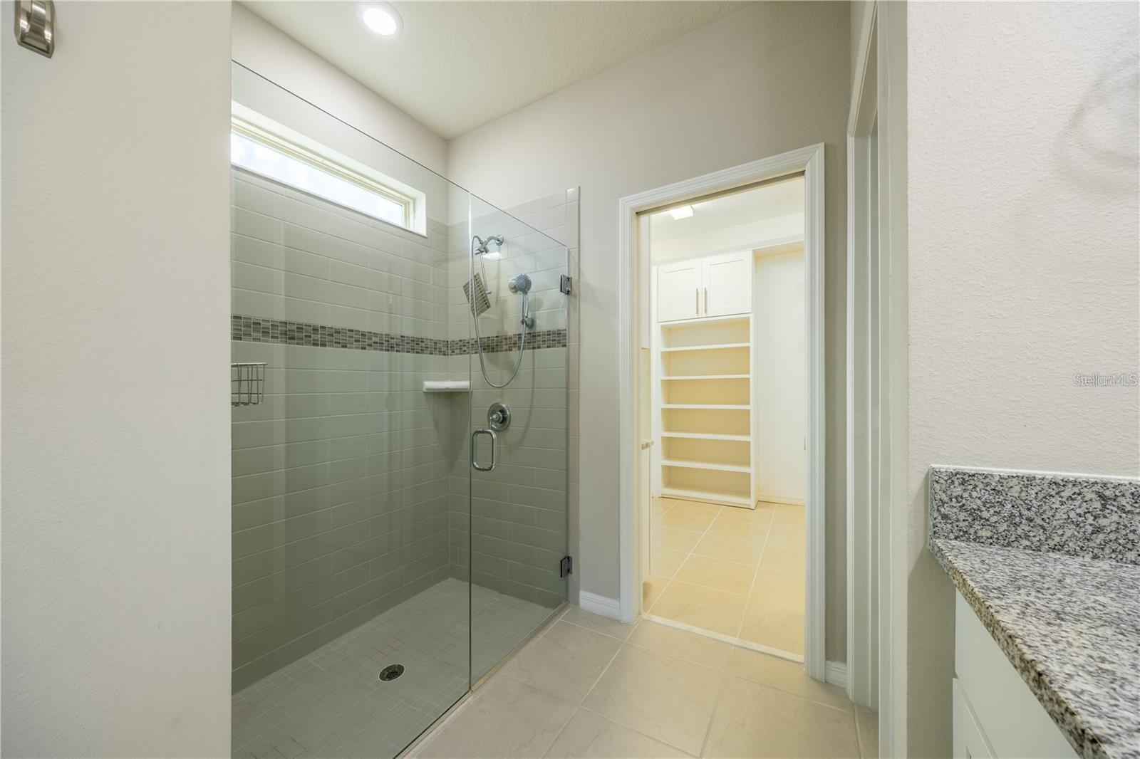 SPLIT OAK ESTATES - Residential Lease