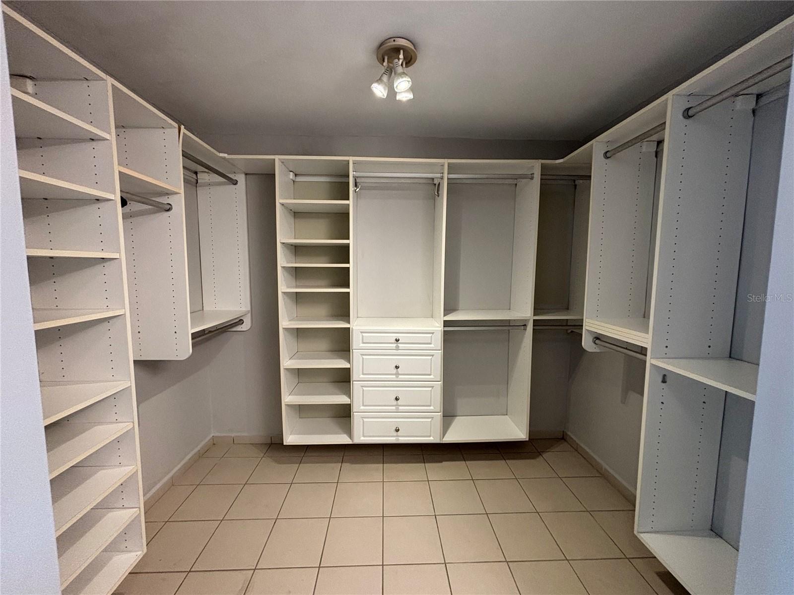 PUERTA DE TIERRA - Residential Lease