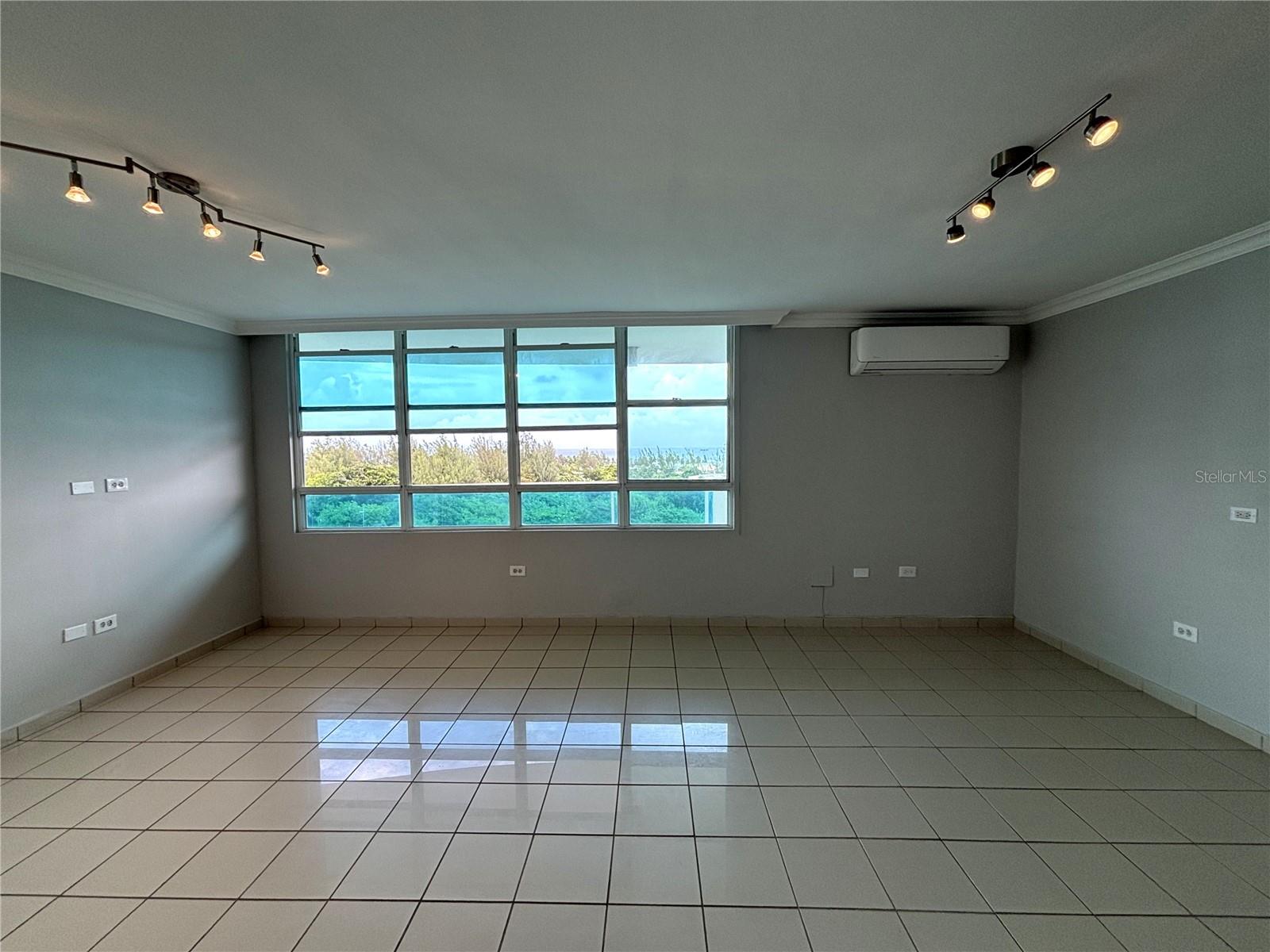 PUERTA DE TIERRA - Residential Lease