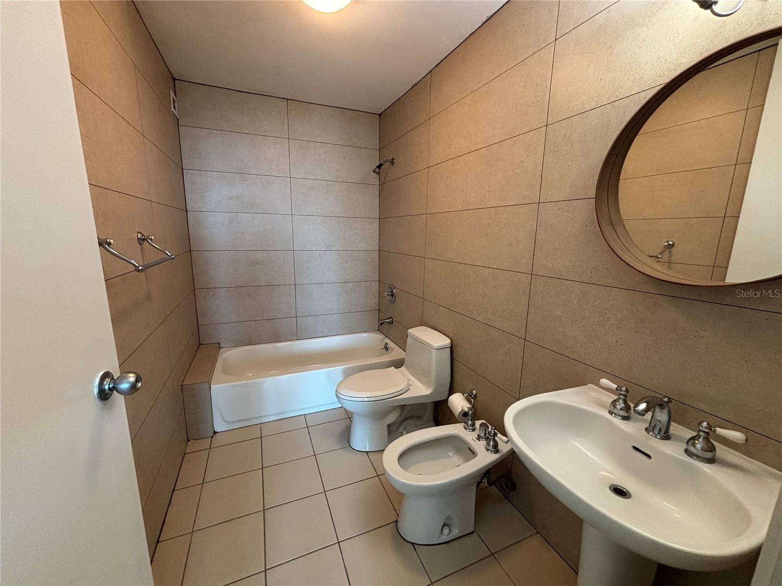 PUERTA DE TIERRA - Residential Lease