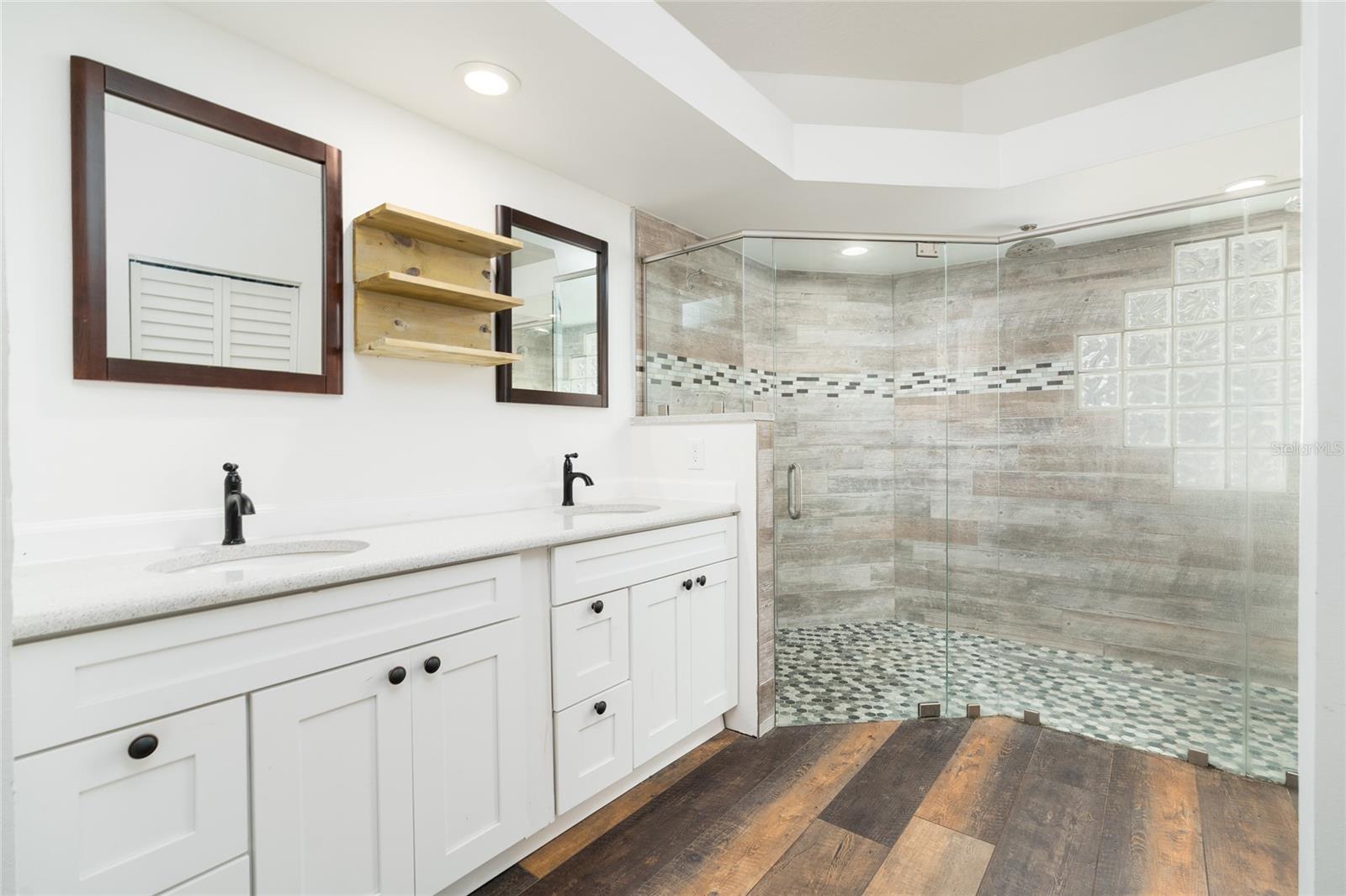 NAPIER & HULL GRANT - Residential