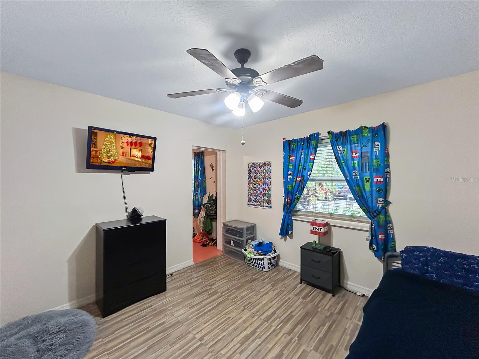 SHADY OAKS PARK - Residential