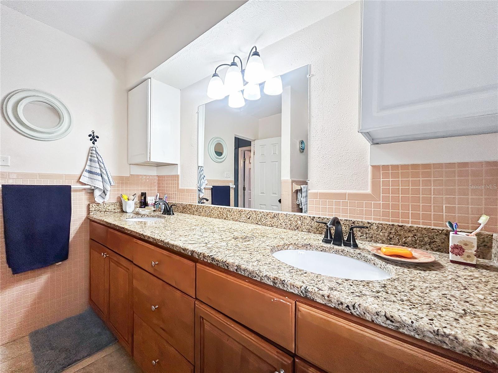 SHADY OAKS PARK - Residential