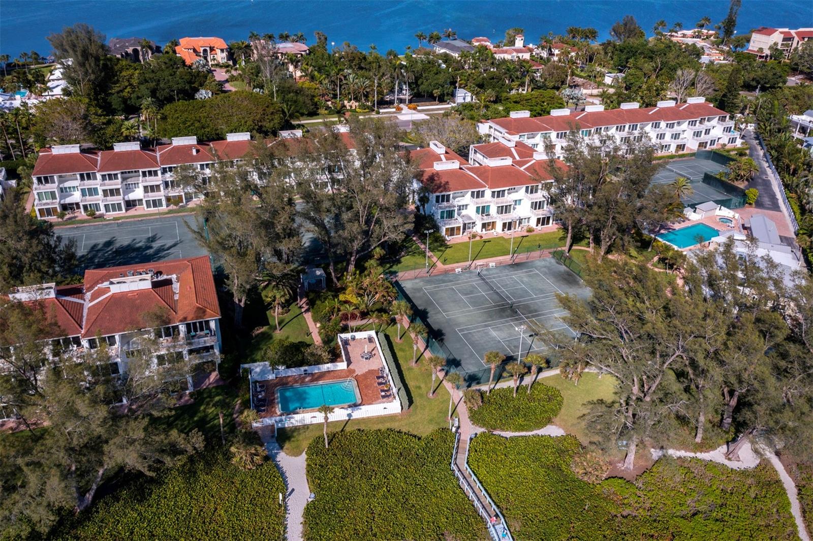 CLUB LONGBOAT BEACH & TENNIS - Residential