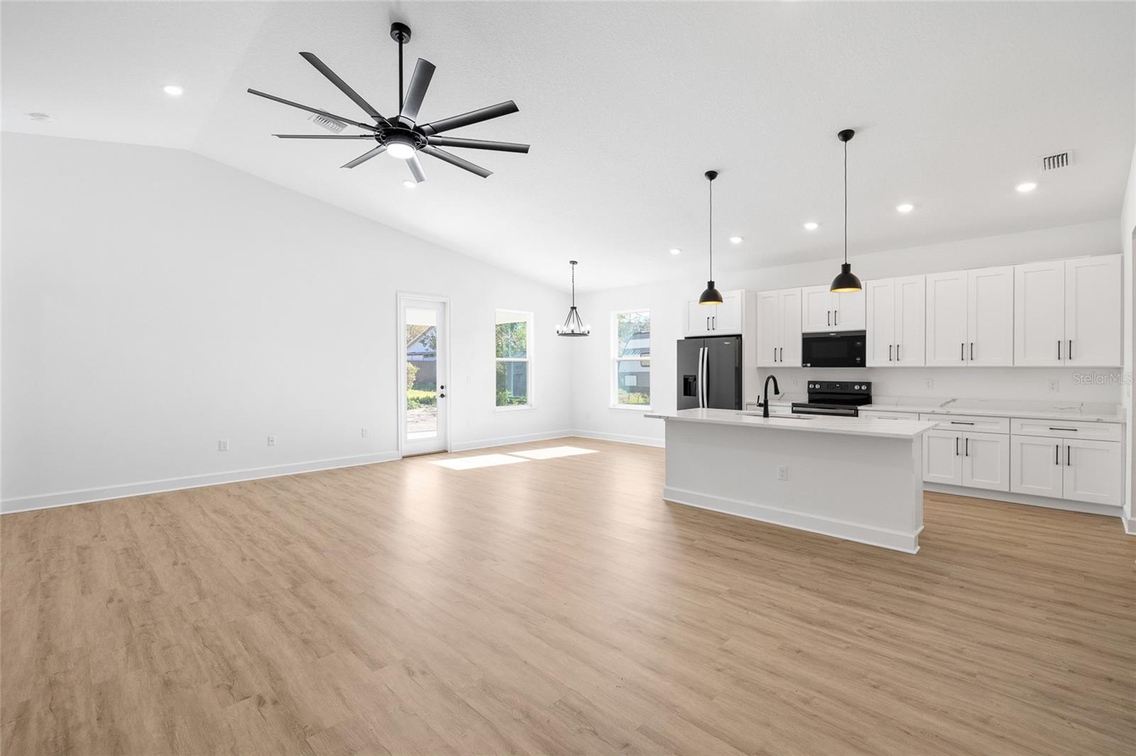 SPRING HILL - Residential