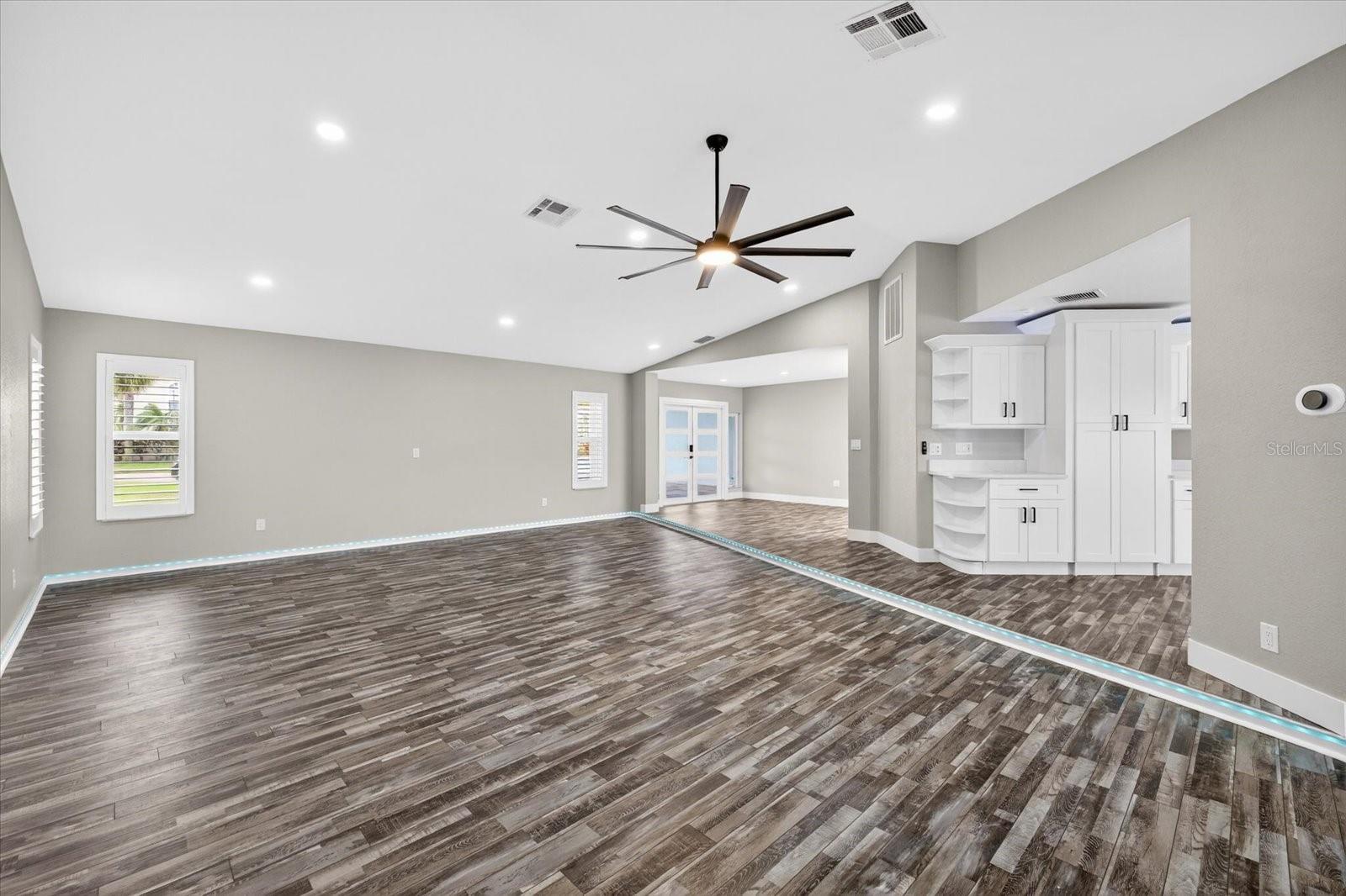 GULF HARBORS WOODLANDS - Residential