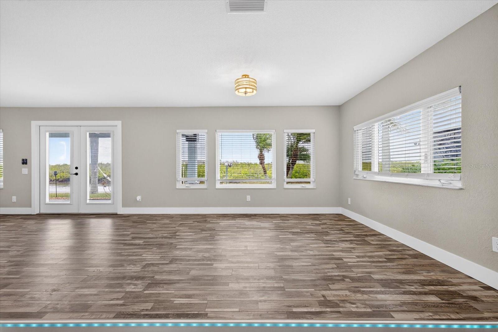 GULF HARBORS WOODLANDS - Residential