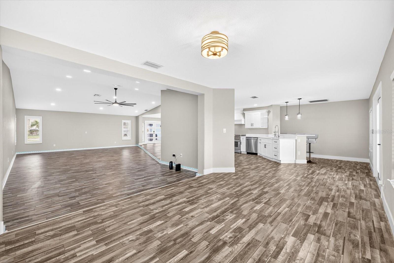 GULF HARBORS WOODLANDS - Residential