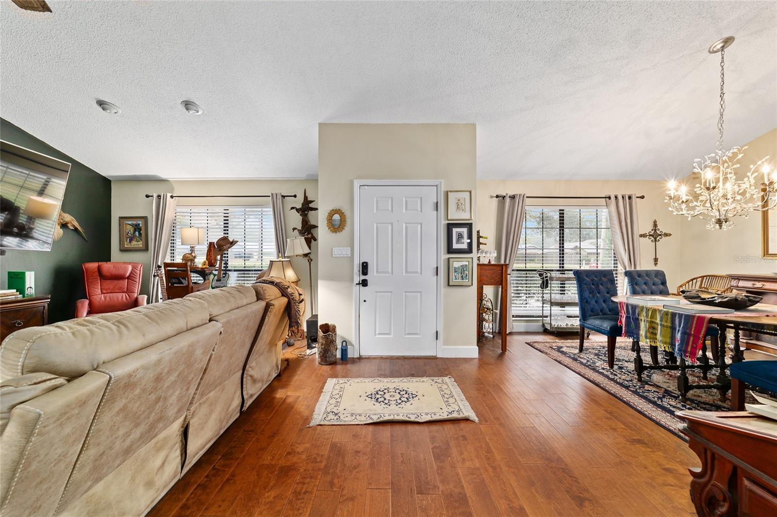 COUNTRY ESTATE - Residential