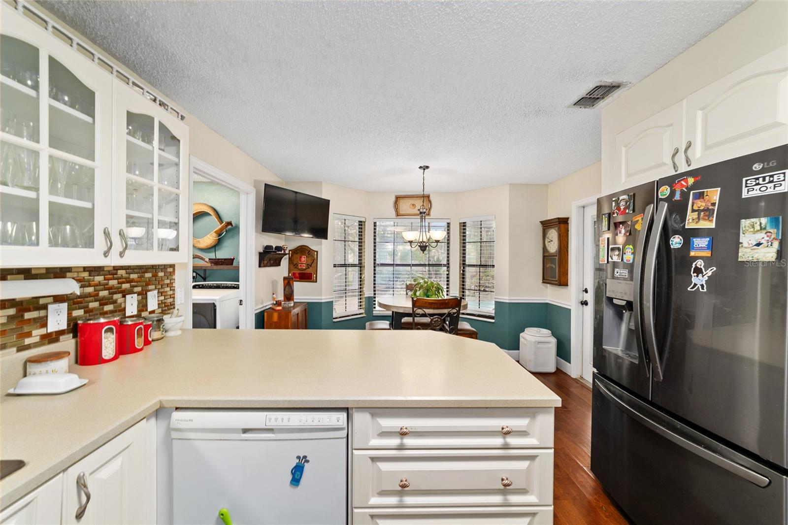 COUNTRY ESTATE - Residential