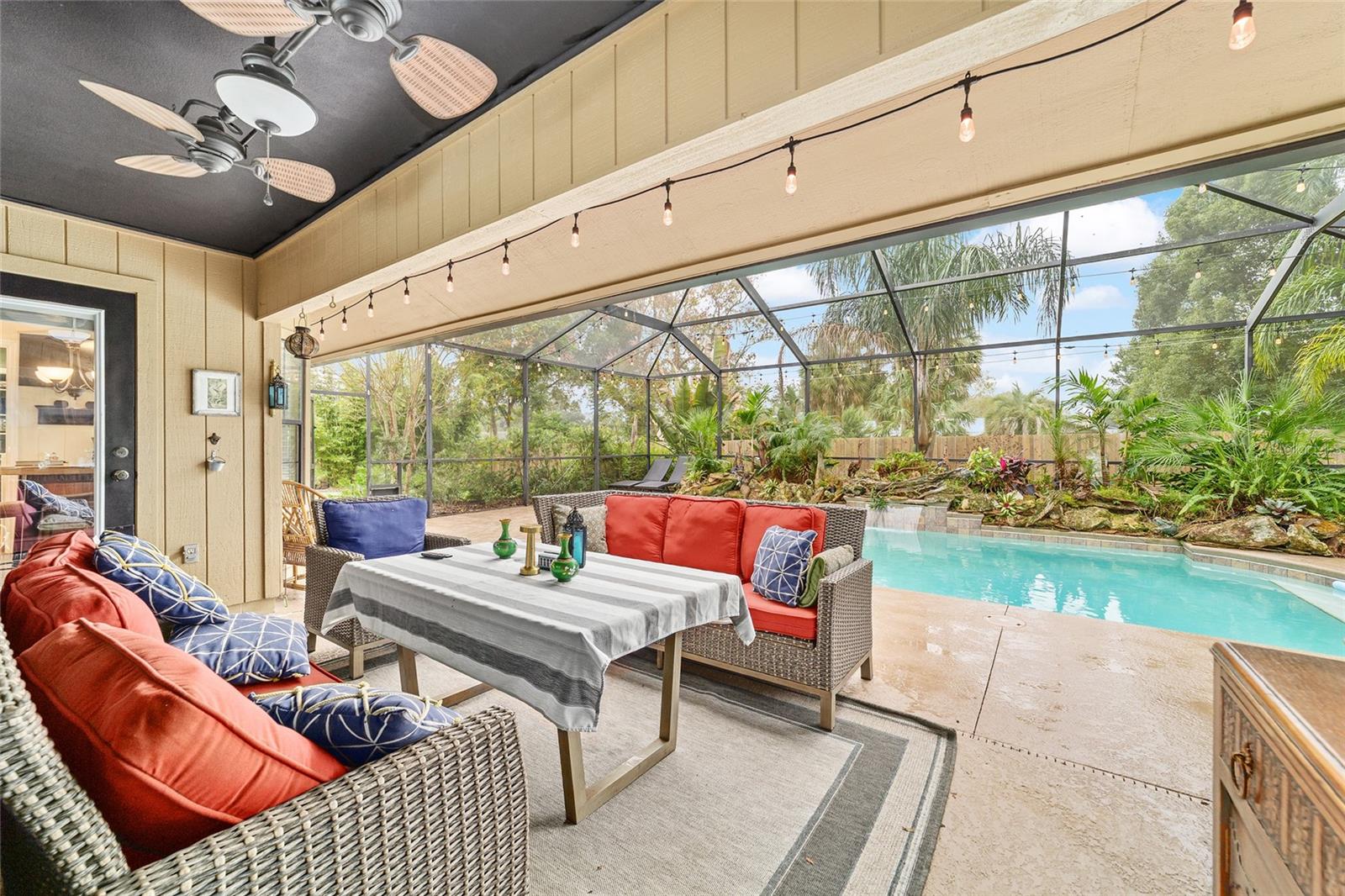 COUNTRY ESTATE - Residential