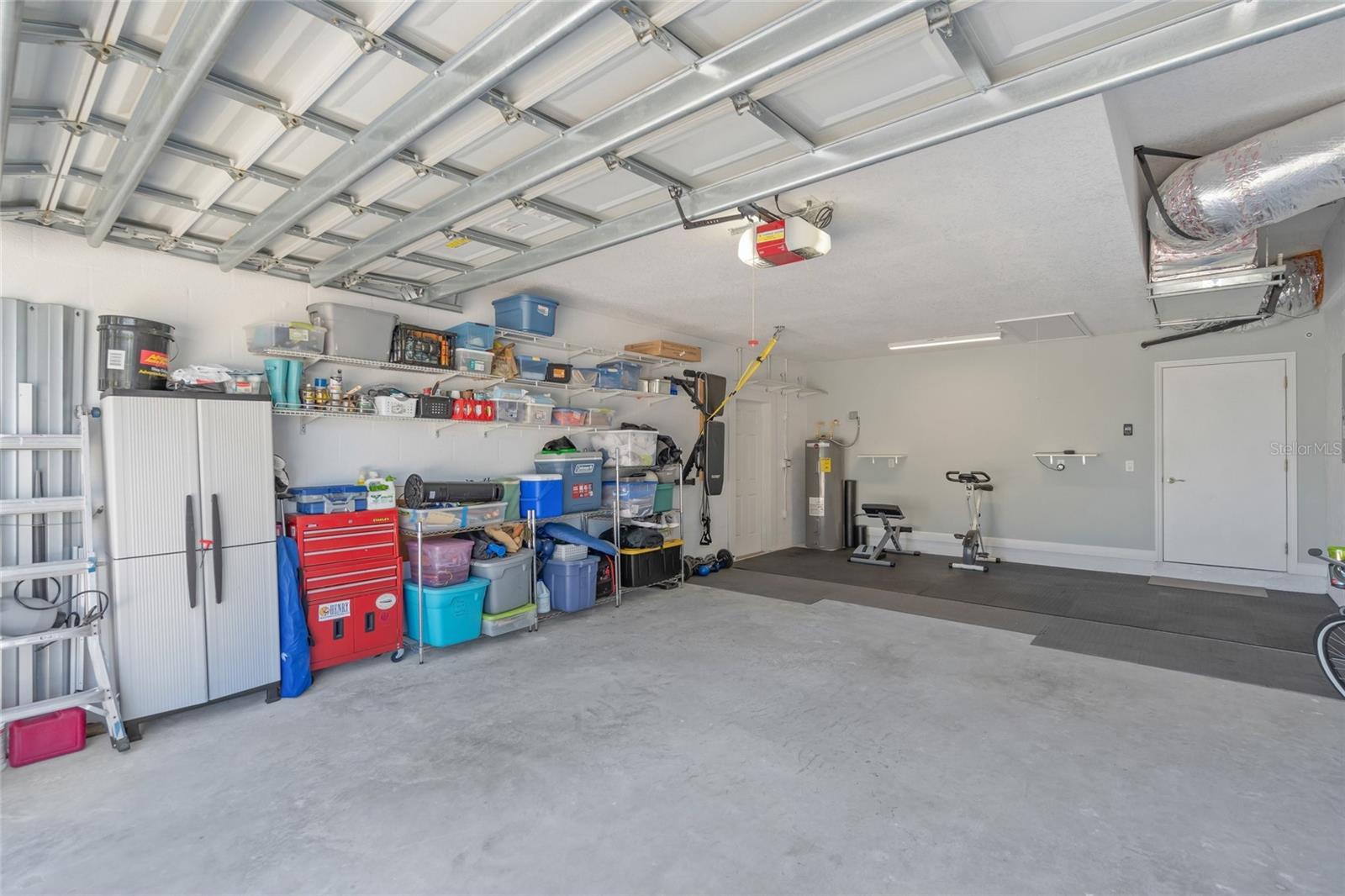 COUNTRY CLUB ESTATES - Residential