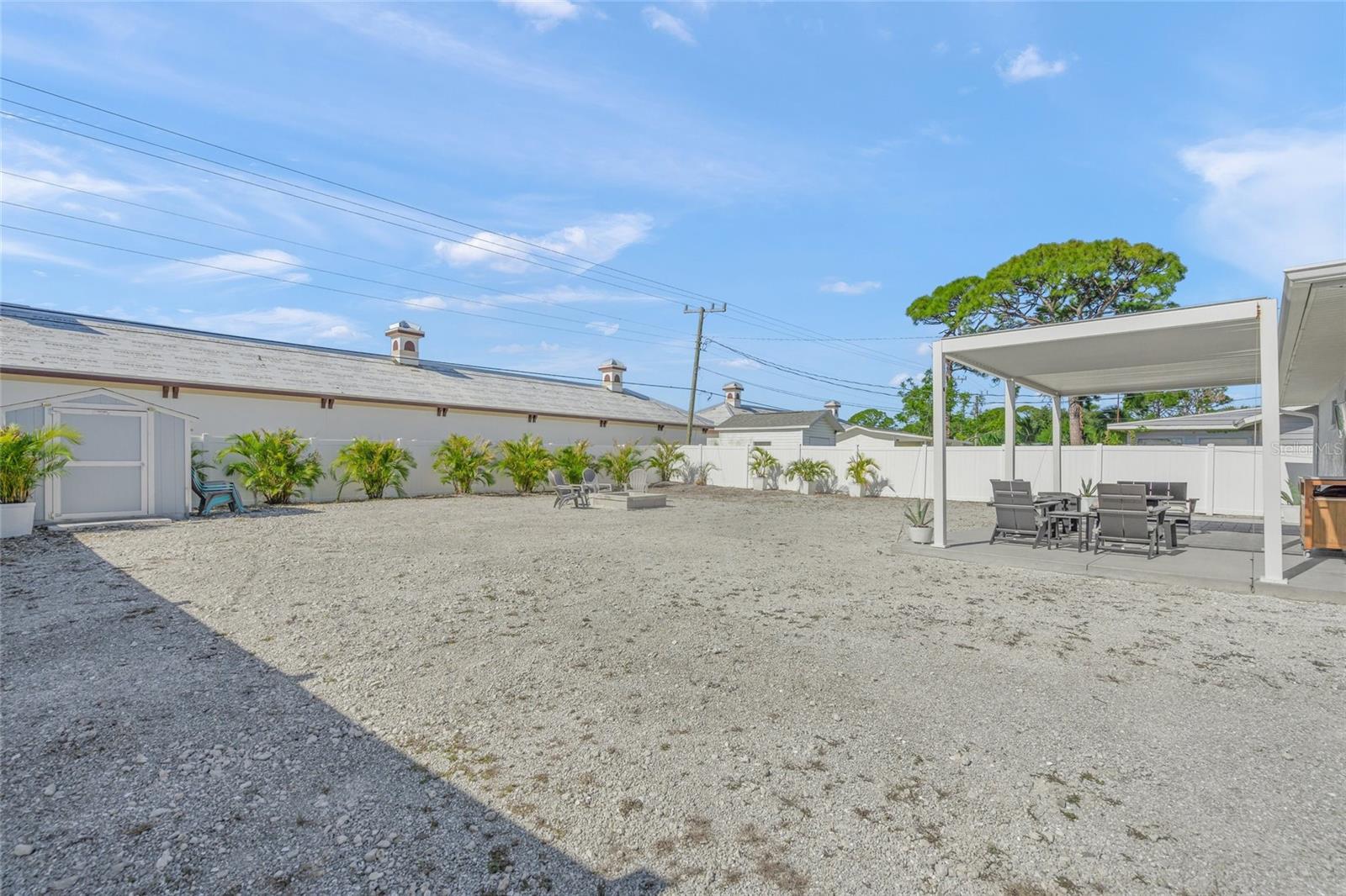 COUNTRY CLUB ESTATES - Residential