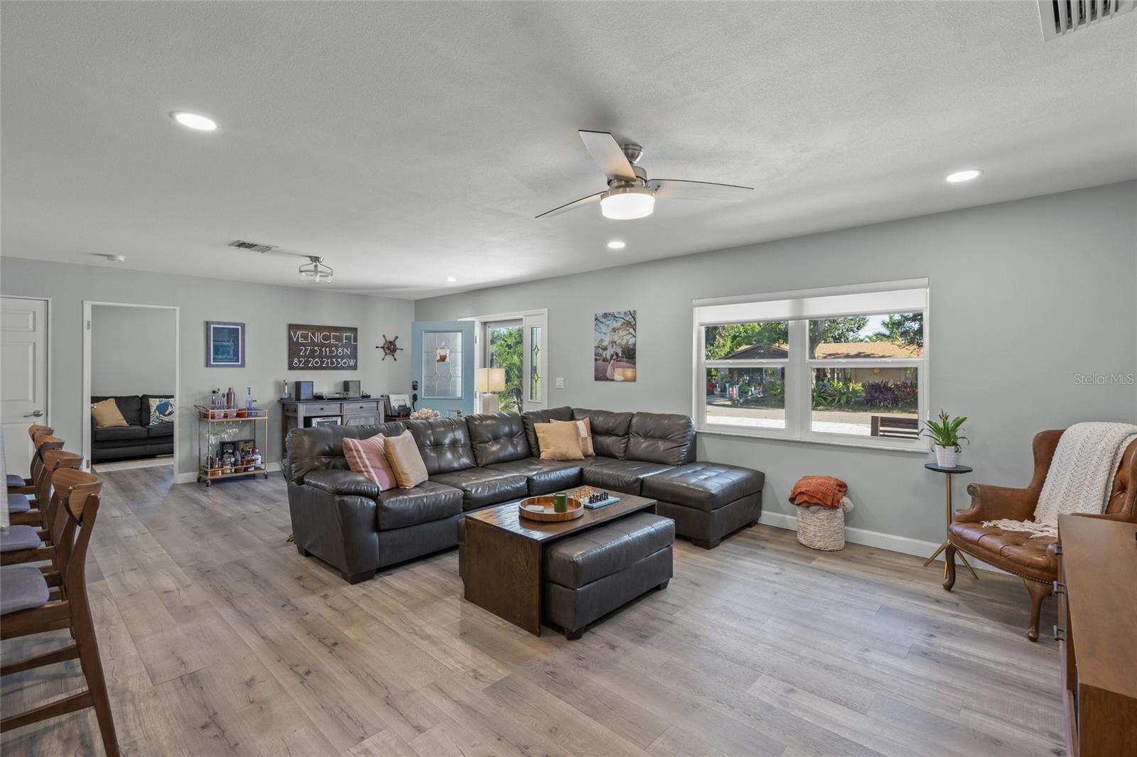 COUNTRY CLUB ESTATES - Residential