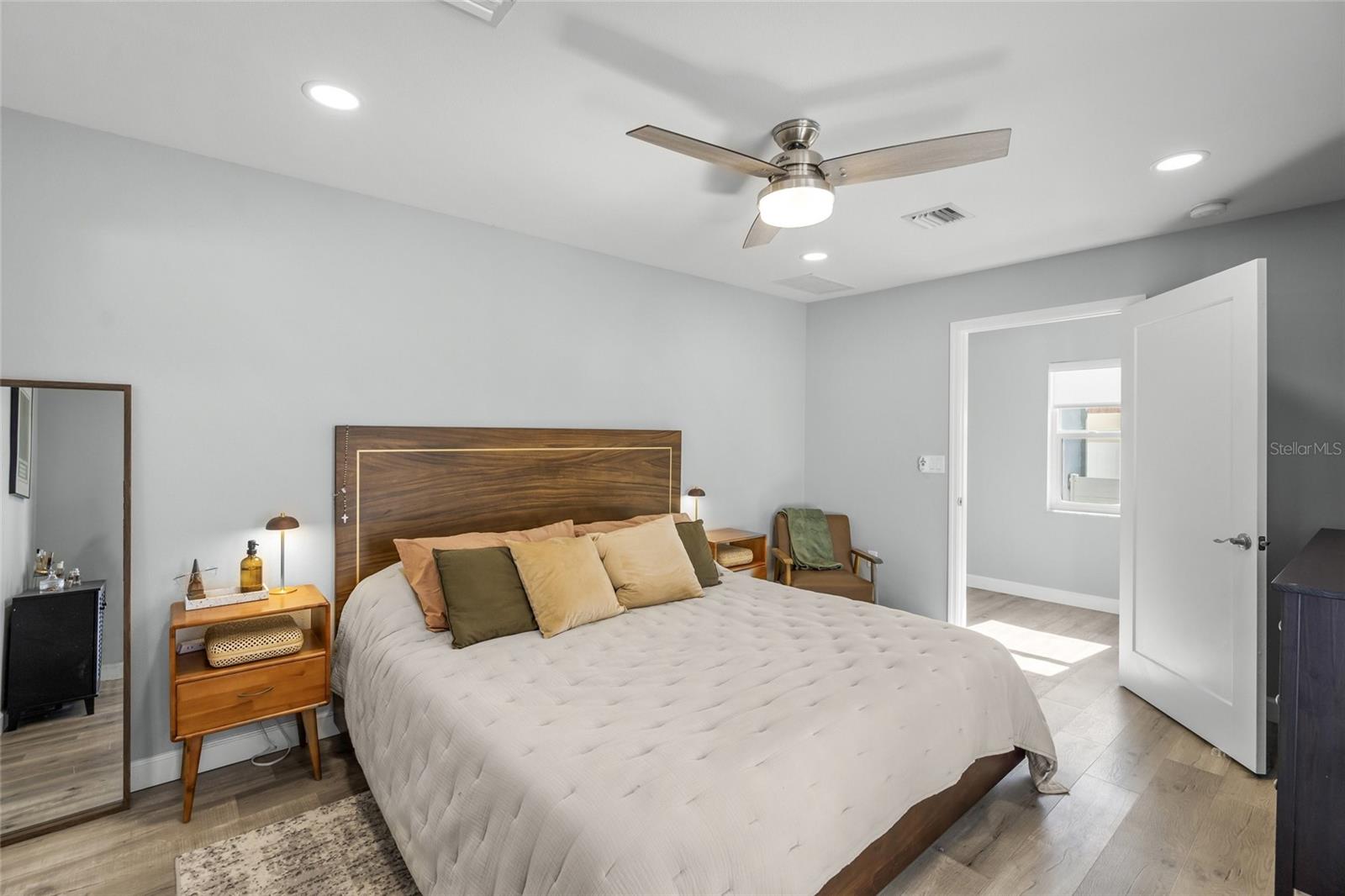 COUNTRY CLUB ESTATES - Residential