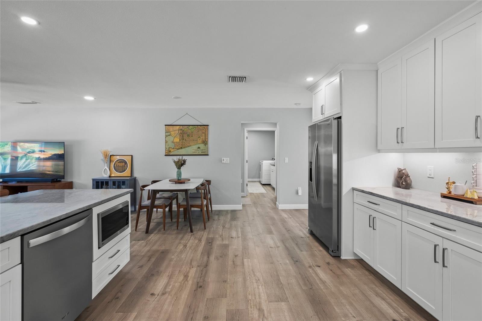 COUNTRY CLUB ESTATES - Residential