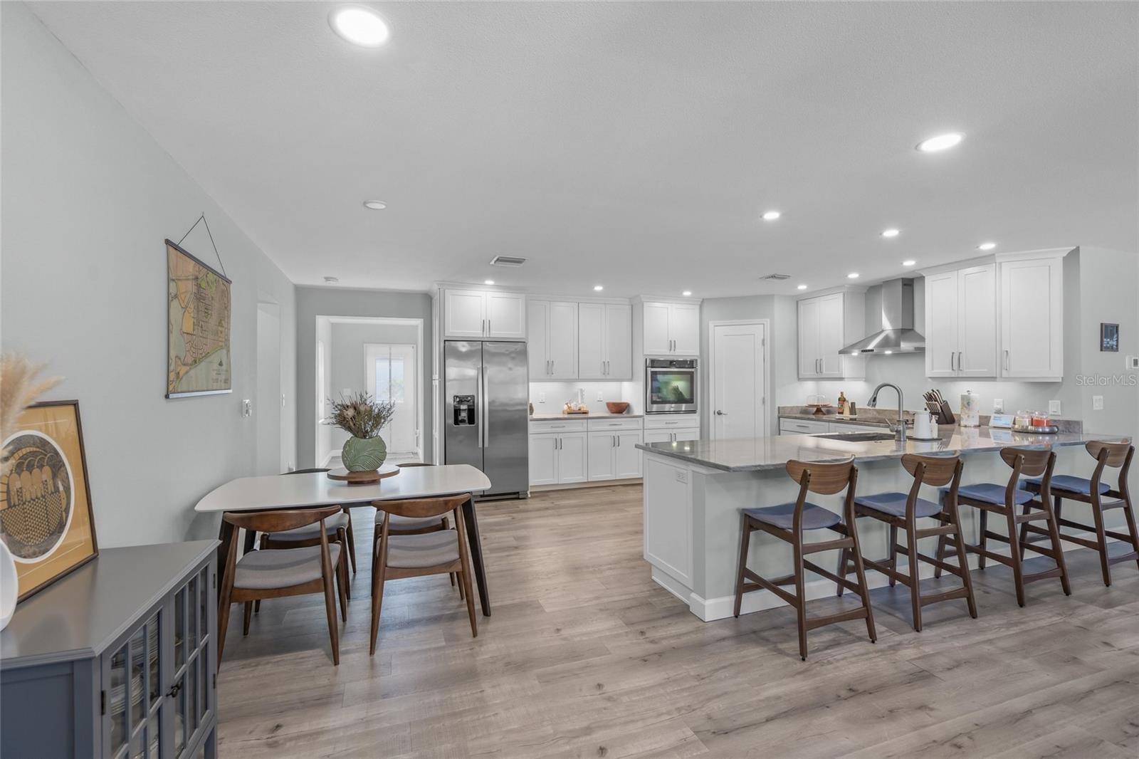 COUNTRY CLUB ESTATES - Residential