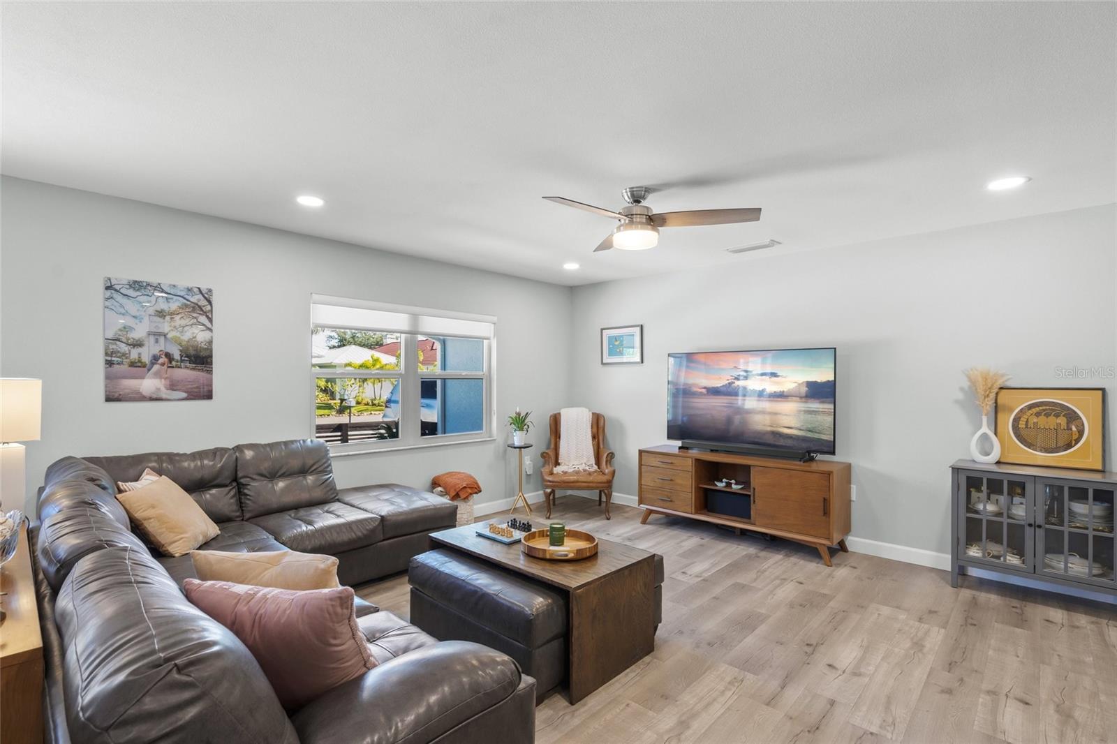 COUNTRY CLUB ESTATES - Residential