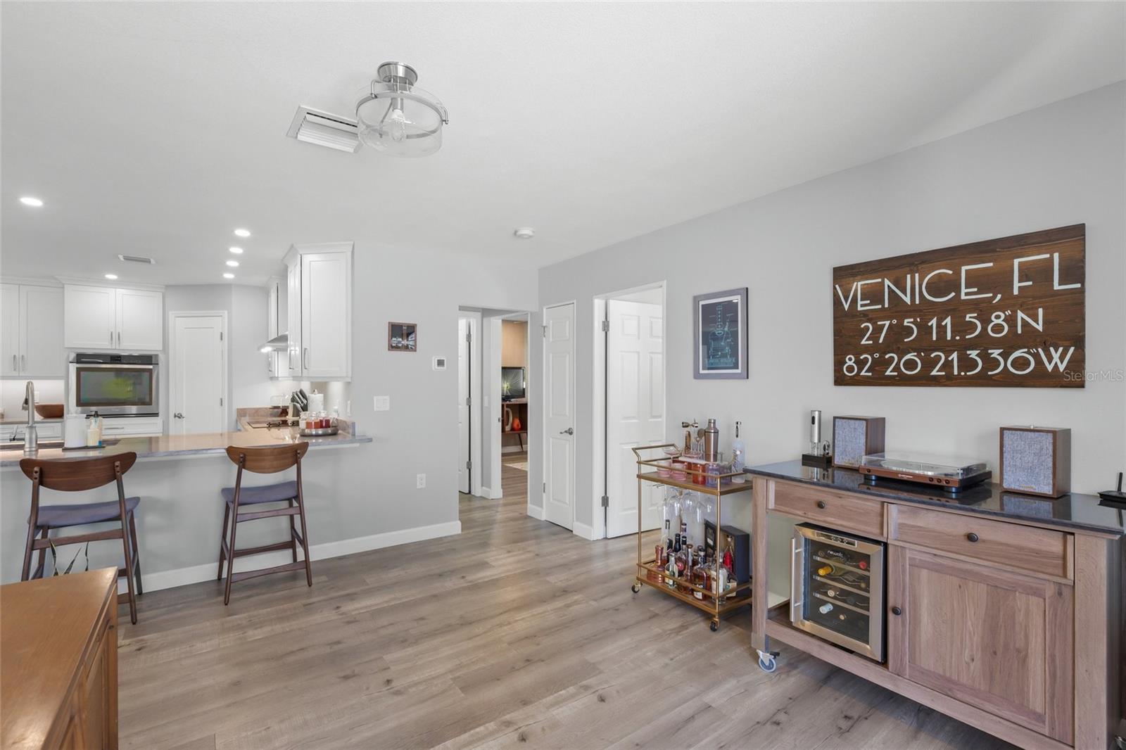 COUNTRY CLUB ESTATES - Residential